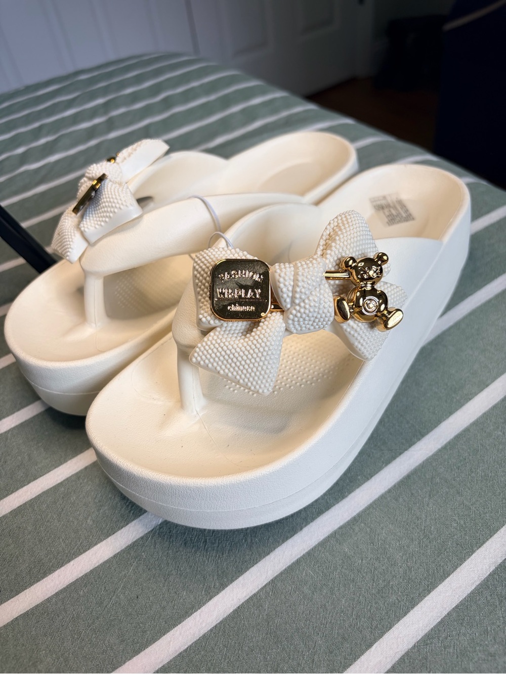 White rubber Bow Platform Flip Flops with Gold Teddy Charm